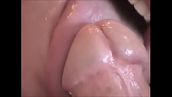 Plaisir Oral Intense Sur Une Vue En Gros Plan